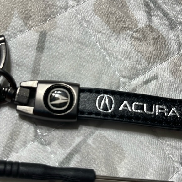 New Acura key ring and mini screwdriver - Picture 3 of 5